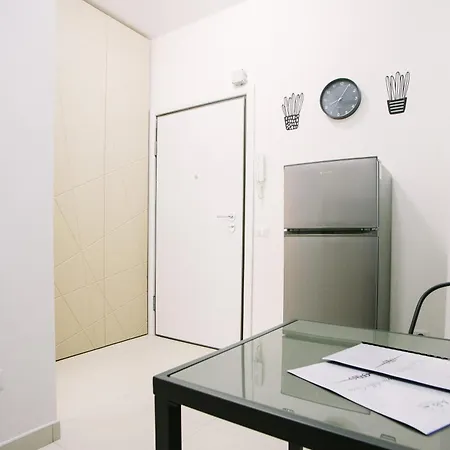 Delizioso Bilocale Con Parcheggio A Due Passi Dalla Reggia * 卡塞塔